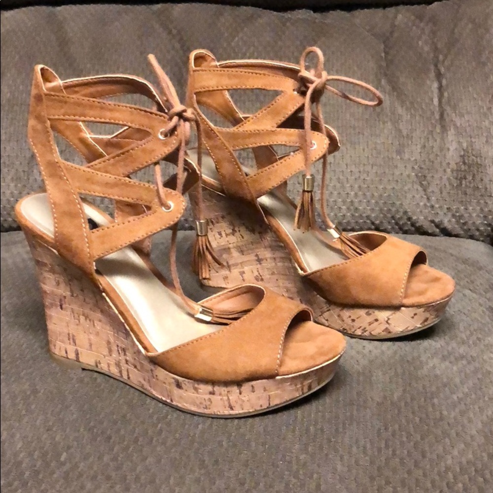 Guess wedges